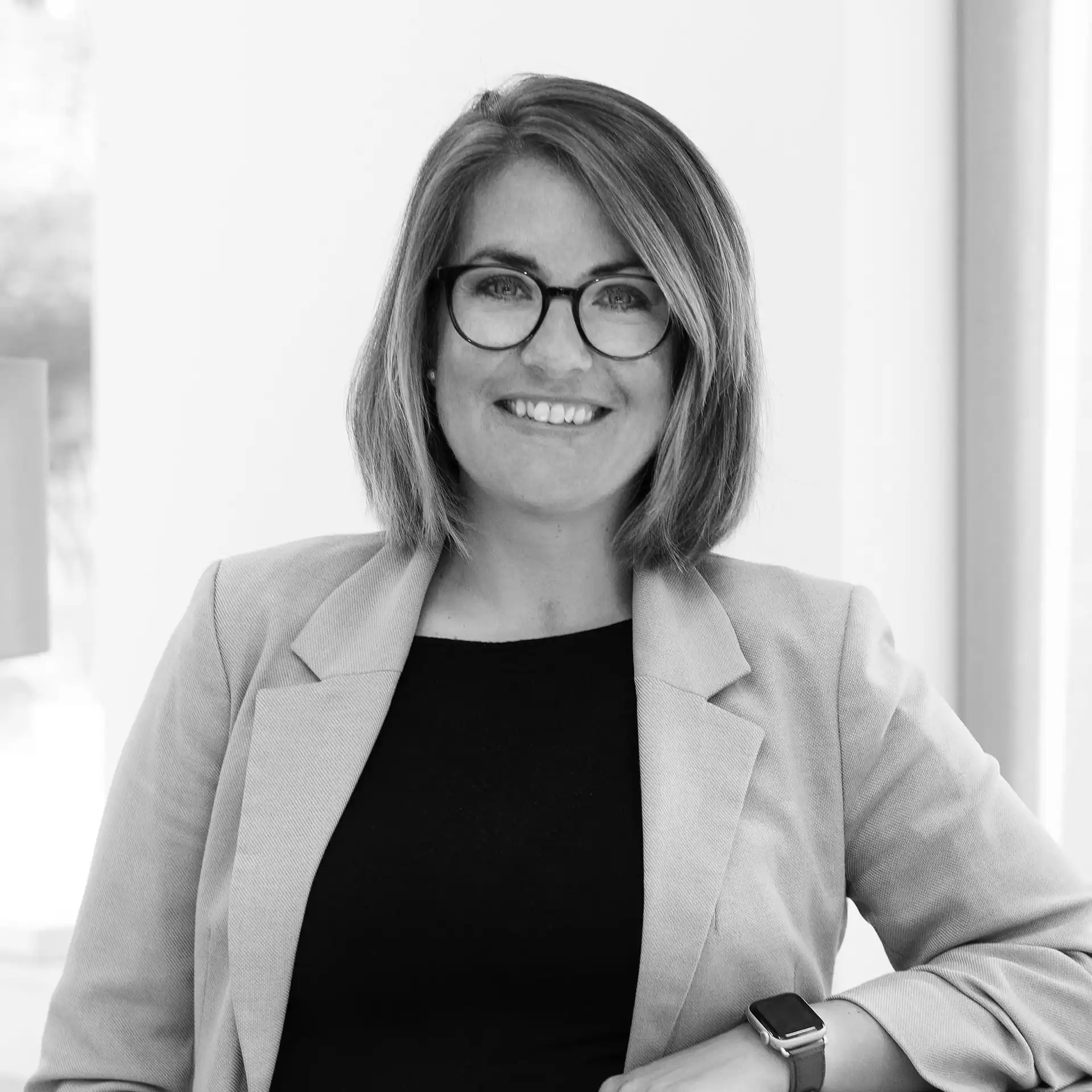 Jana Niederhaeuser Jana Niederhäuser - Rechtsanwältin